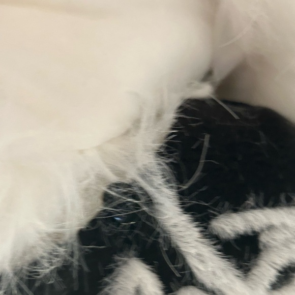 Radzoli Black/White Boucle poncho Faux fur collar-size S ( poncho fit) - Picture 6 of 7